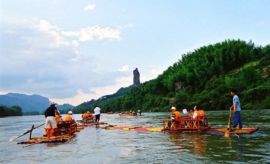 湖南邵阳市南部一个县,和永州交界,拥有崀山景区